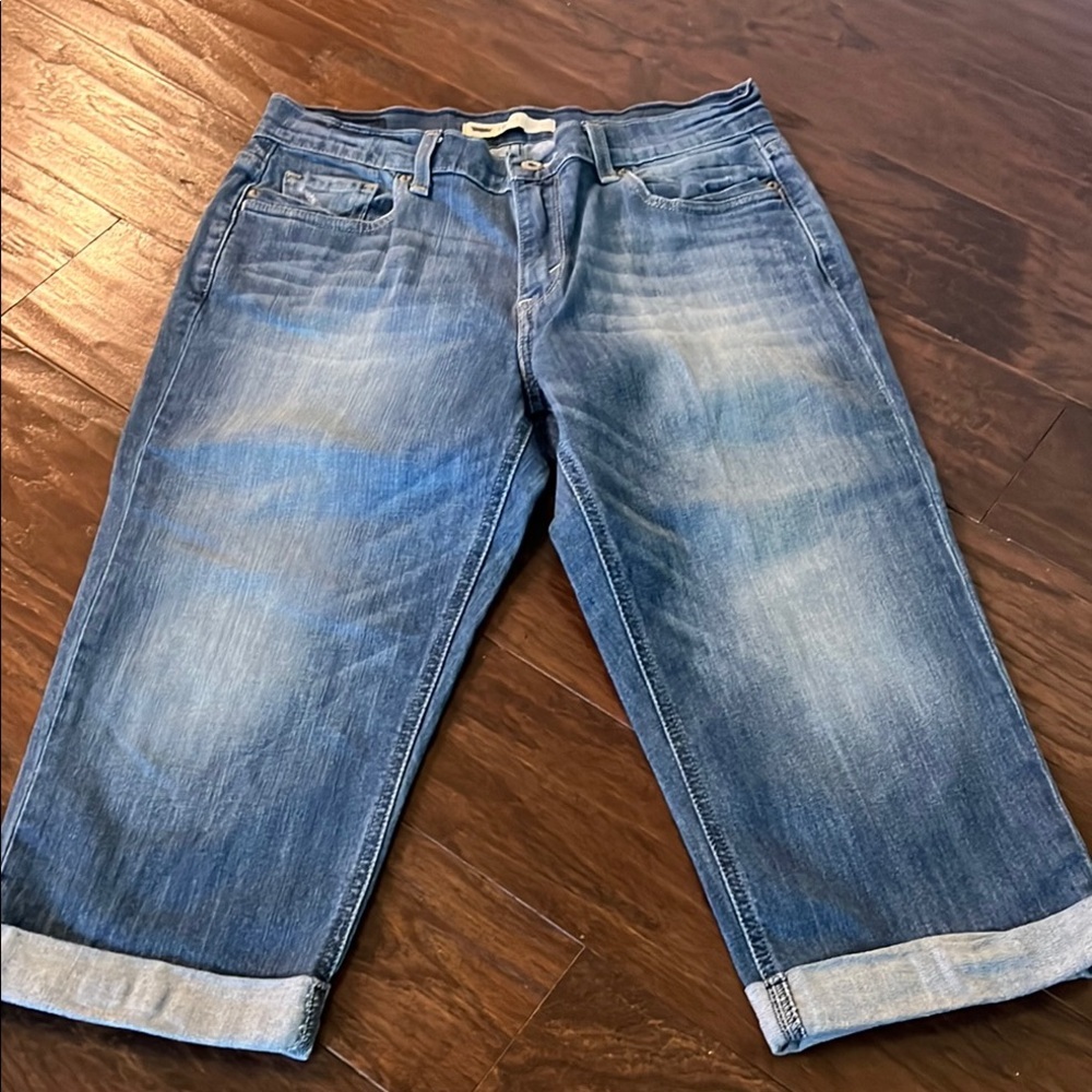 Levi’s Women's Blue Denim Jeans (Capri length)